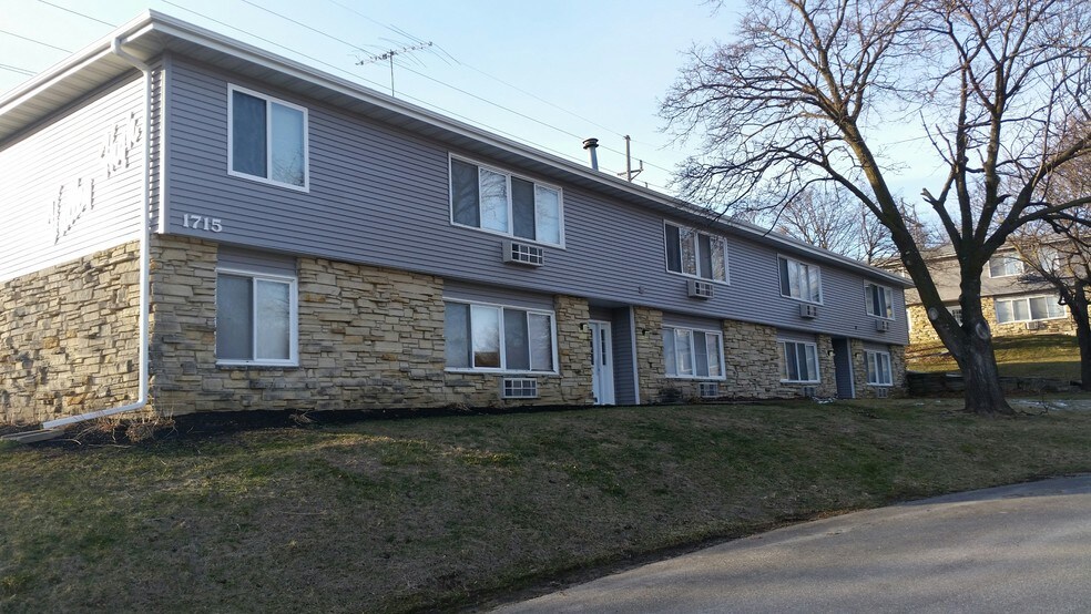 Valley High 17151735 Edgewood Rd Cedar Rapids IA 52405 Apartment