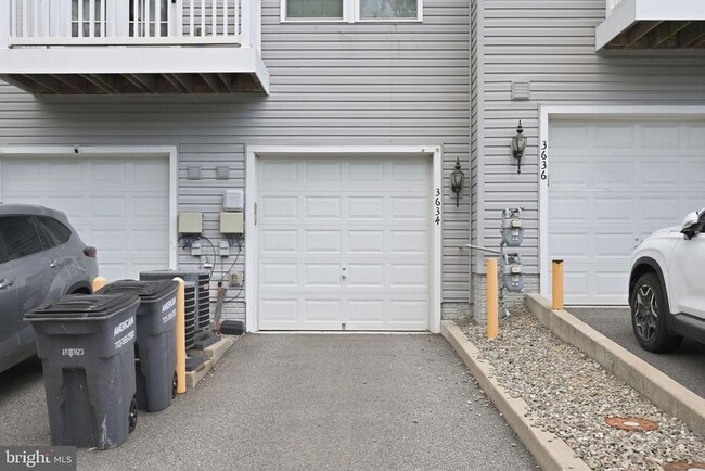 Building Photo - 3634 Briarwood Dr