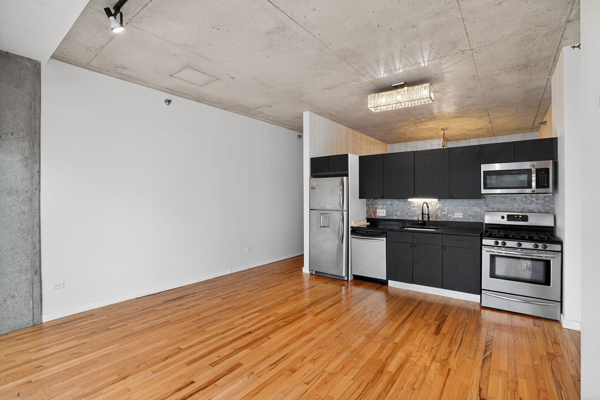 Building Photo - 1720 S Michigan Ave