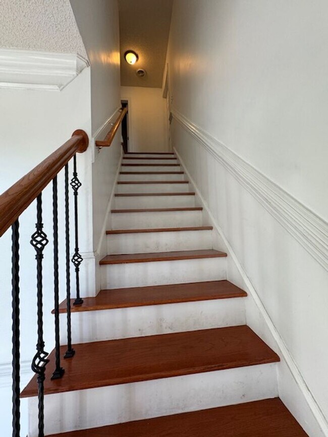 Building Photo - 103 Jessica Pl