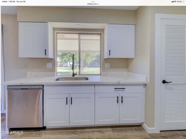 Building Photo - 10007 W Shasta Dr