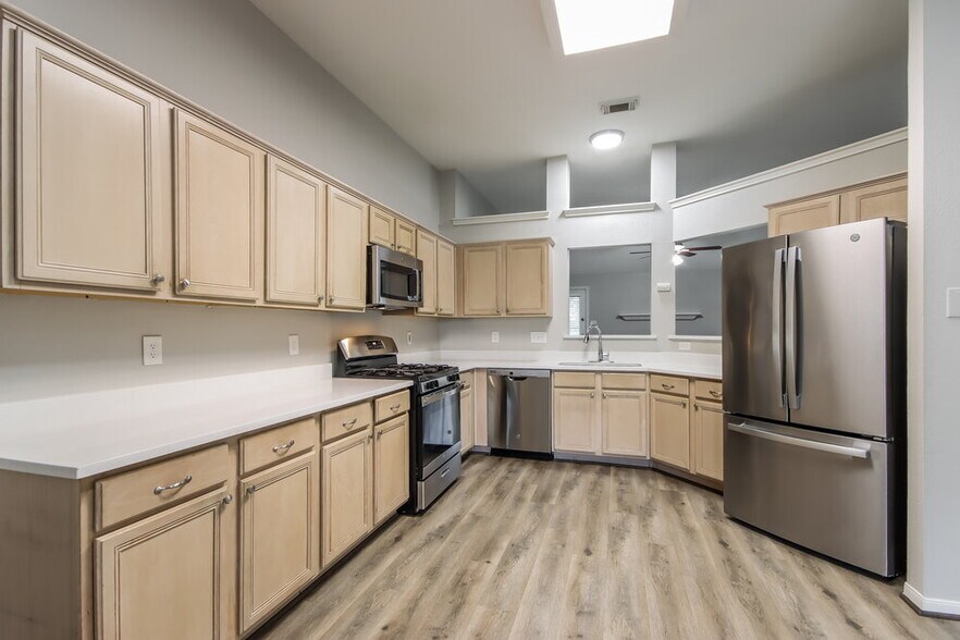 Building Photo - 3030 Killdeer Ln