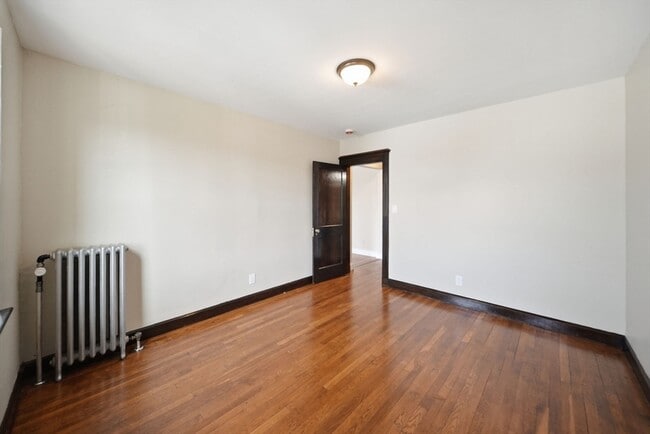 Building Photo - 41 Richardson Ave