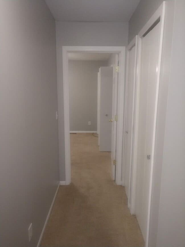 Building Photo - Three Bedroom Ranch Available July 2026!