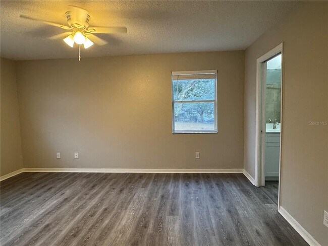 Building Photo - 14938 Deer Meadow Dr