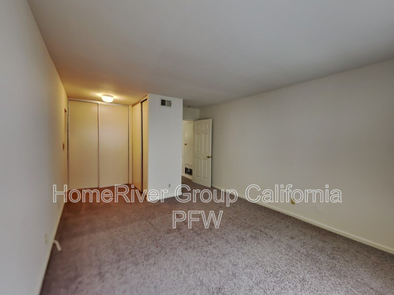 Building Photo - 3910 Coronado Cir