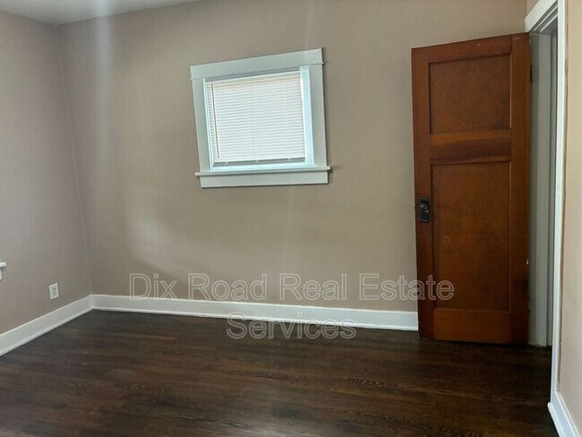 Building Photo - 1430 Coventry Rd