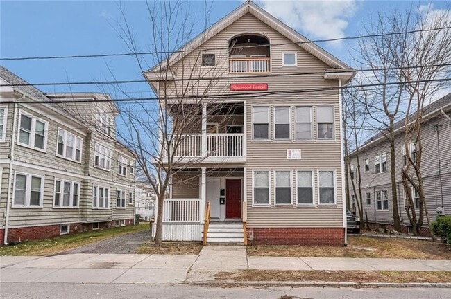 Building Photo - 123 Radcliffe Ave