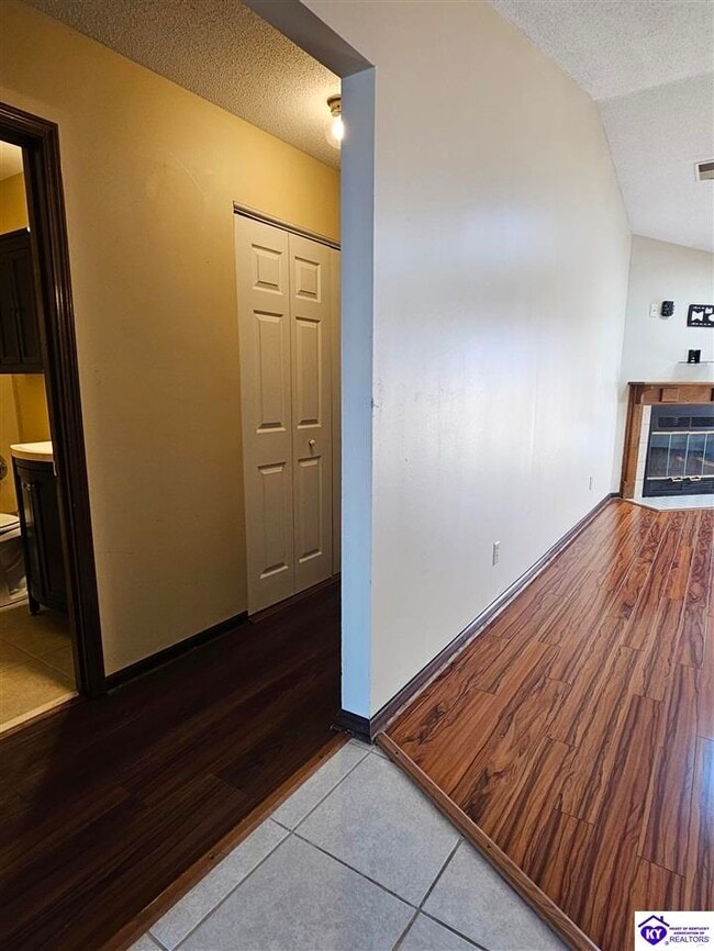 Building Photo - 508 Independence Ct
