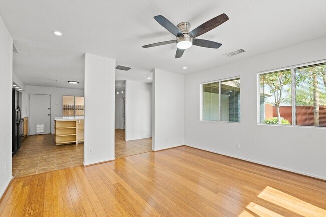 Building Photo - 73425 San Nicholas Ave