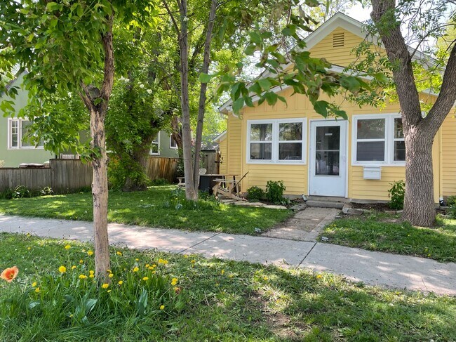 Building Photo - 417 E Magnolia St