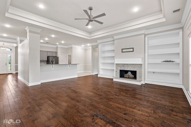 Building Photo - 619 Labarre Ln