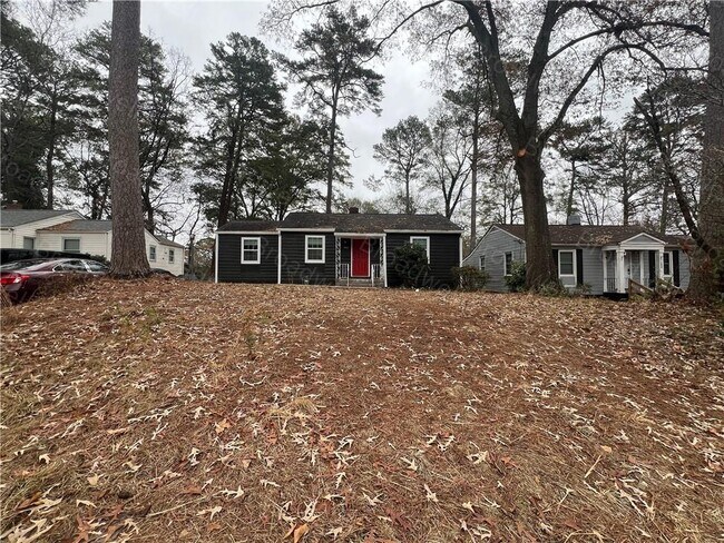 Building Photo - 1860 Broadwell St SW