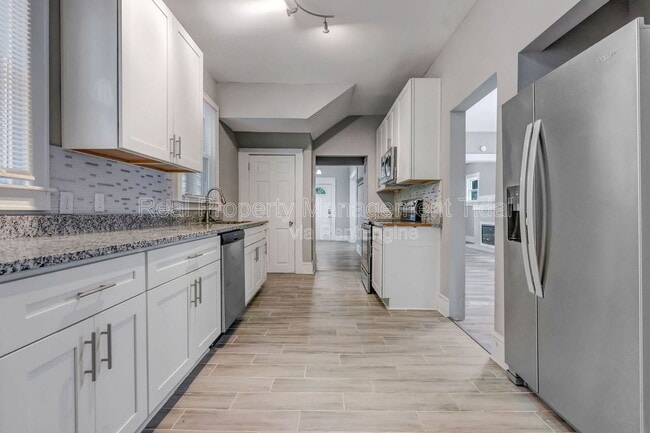 Building Photo - 4511 Newport Ave