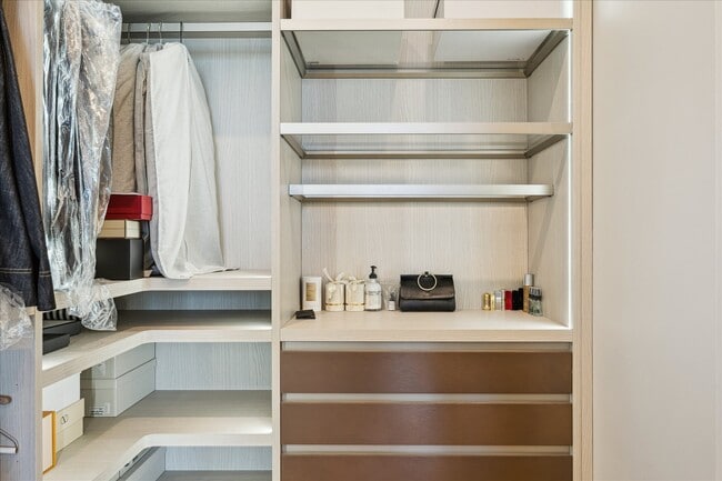 Building Photo - 1711 Allen Pkwy