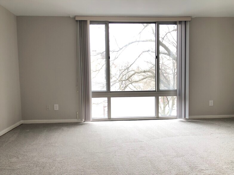 Living Room - 950 25th St NW