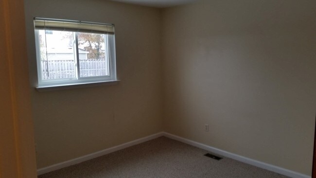 Building Photo - 32131 Knapp Ave