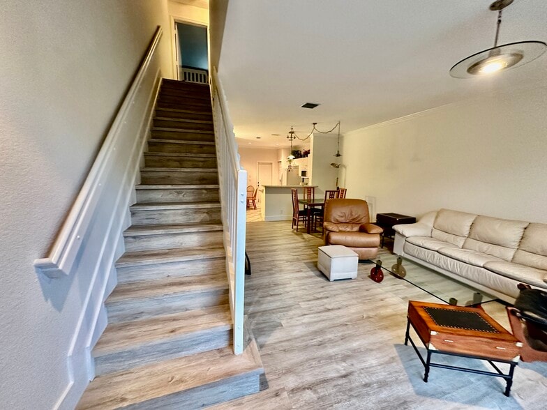 Building Photo - 2122 Pasa Verde Ln