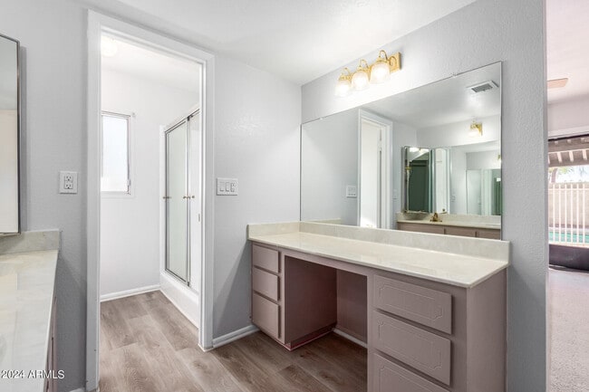 Building Photo - 1835 E Yale Dr