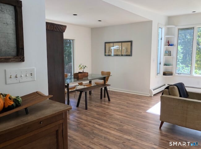 Building Photo - 525 Munger Ln