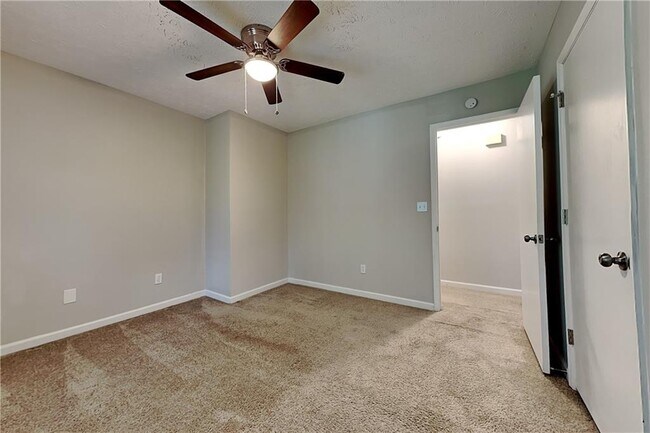 Building Photo - 5142 Manitou Way SW