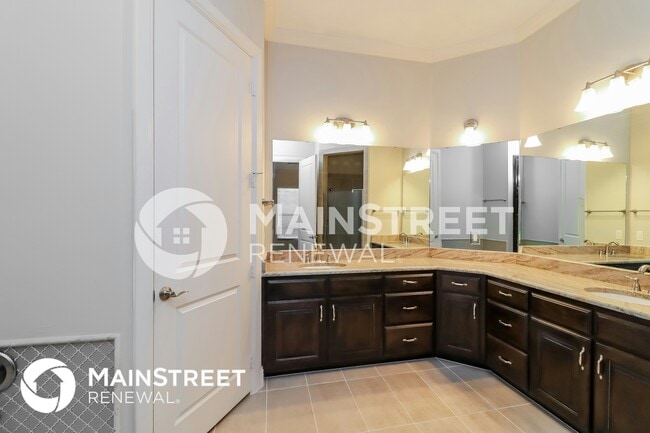 Building Photo - 8861 Creek Run Rd