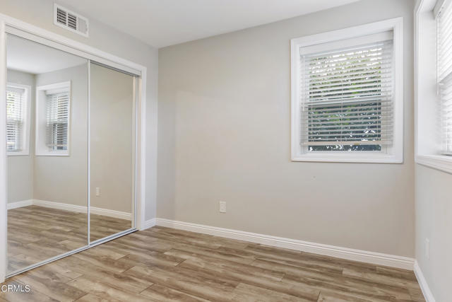 Building Photo - 744 Onarga Ave