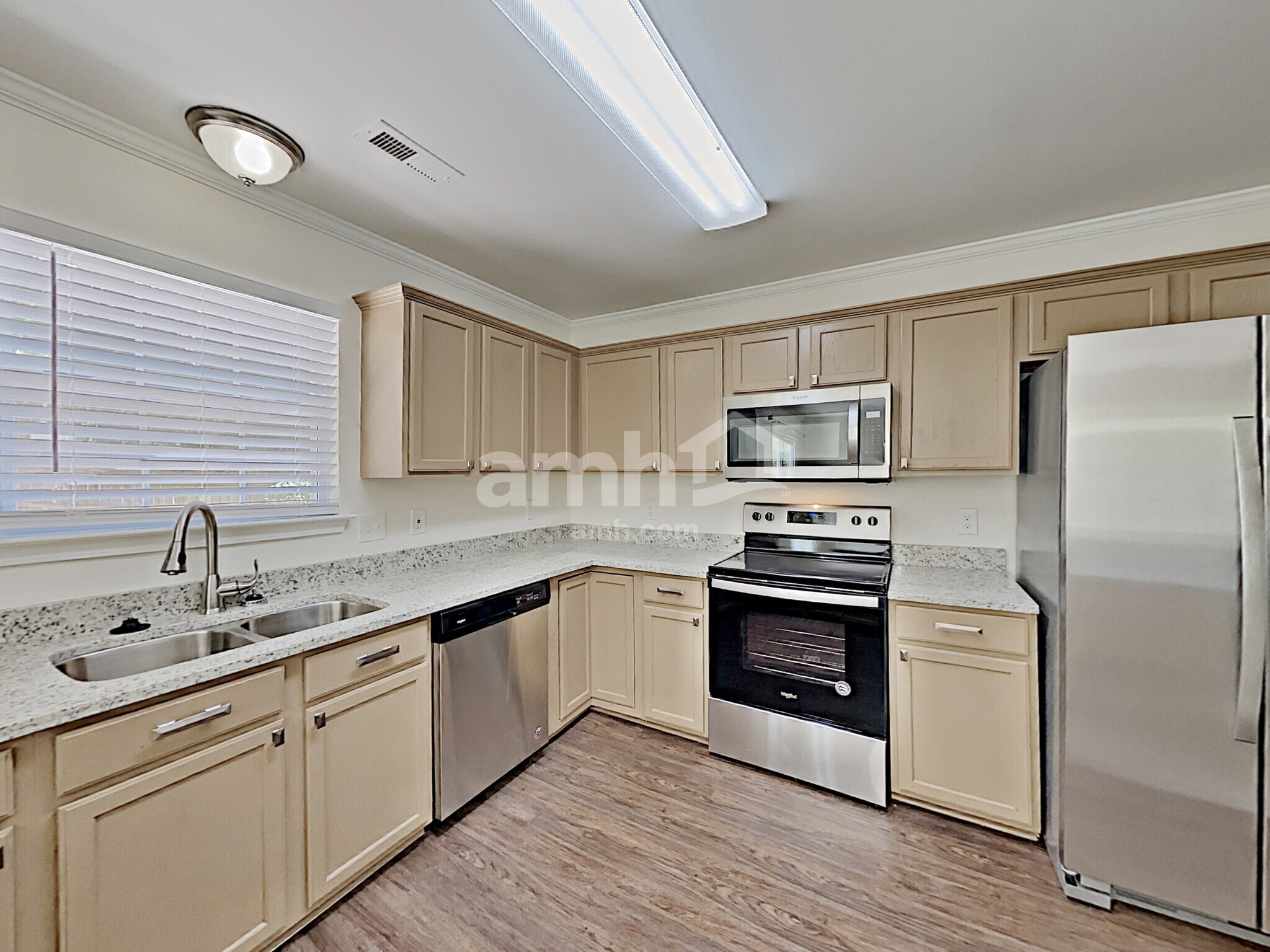 Building Photo - 2117 Ponty Pool Dr