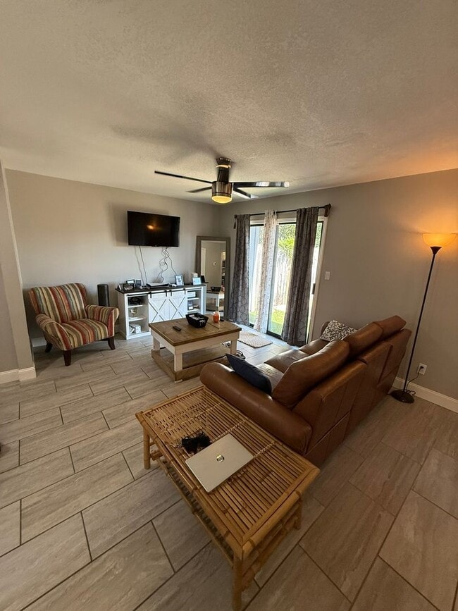 Building Photo - Destin townhome...AVAILABLE NOW!!!