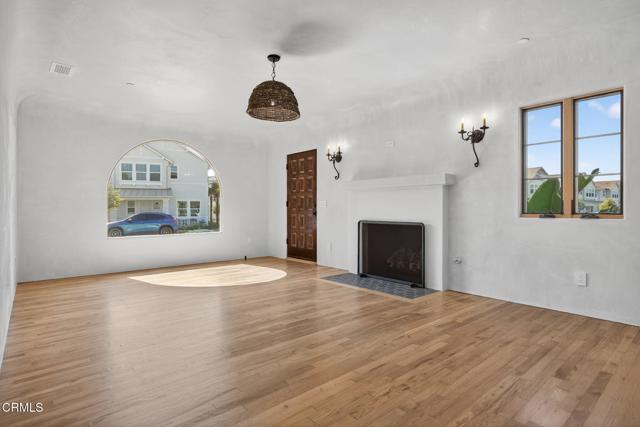 Building Photo - 622 S Evergreen Dr