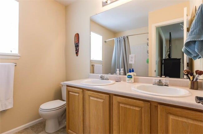 Building Photo - Charming 3-Bedroom Home in Prime Rock Cree...