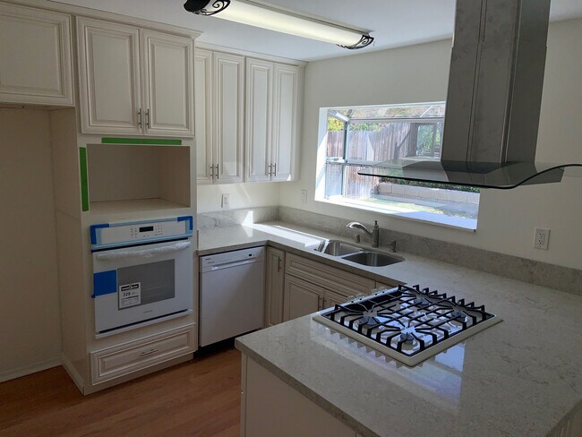 Building Photo - Beautiful 3BR/2BA Home in Santee
