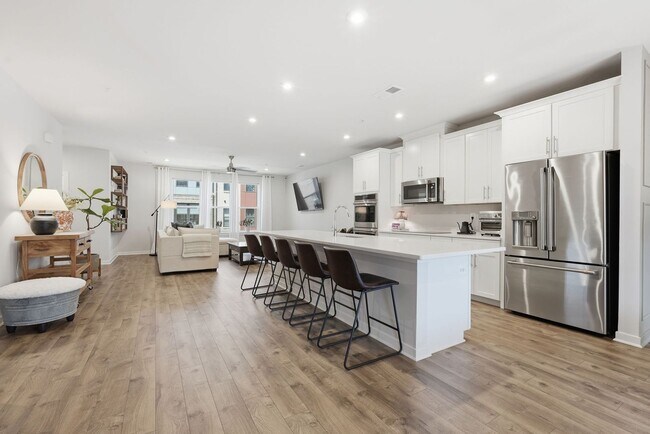 Building Photo - Experience upscale living in one of Ashburn’s most desirable communities.
