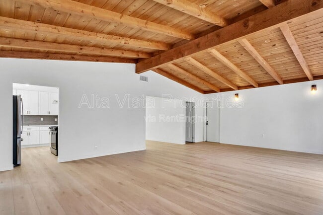 Building Photo - 4722 Mt La Palma Dr