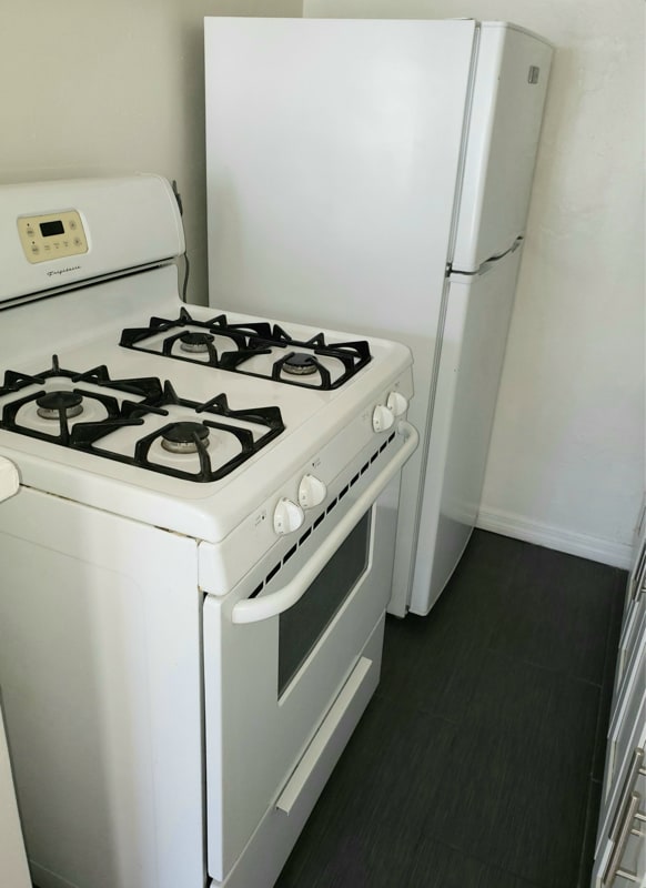 Building Photo - 1909 Beachwood Dr