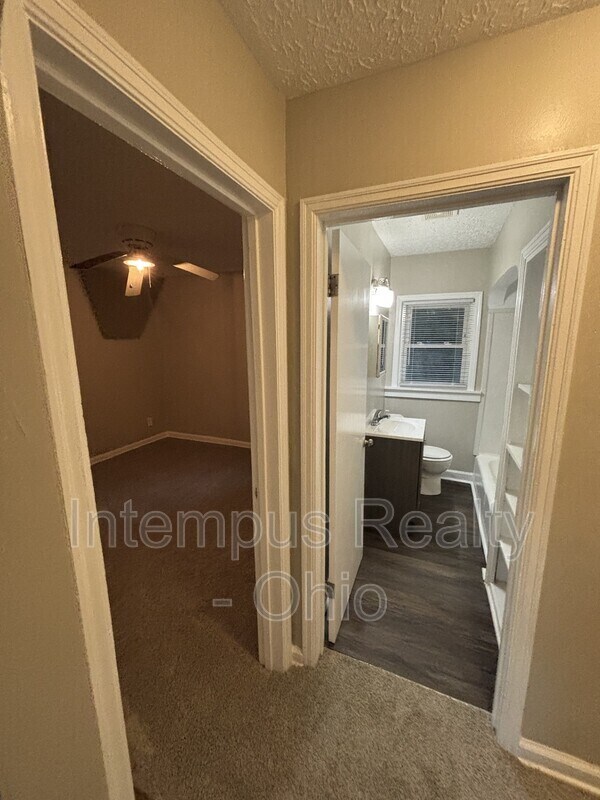 Building Photo - 692 S Wheatland Ave