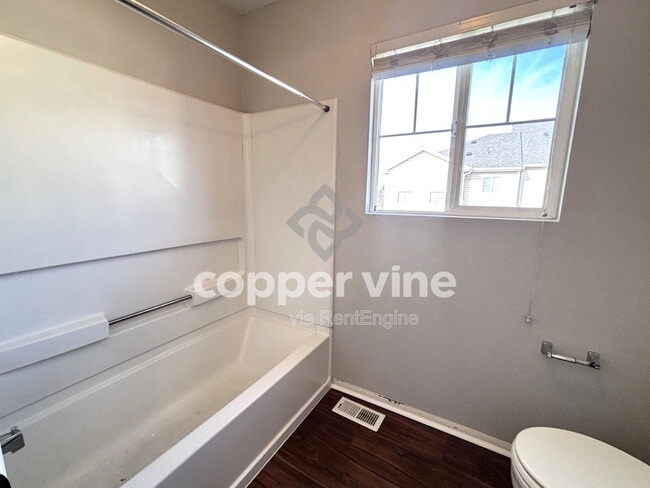 Building Photo - 160 Alyssum Dr