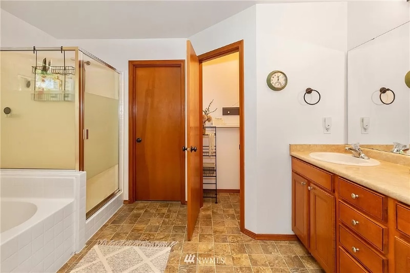 Building Photo - 1309 Koda Cir SE