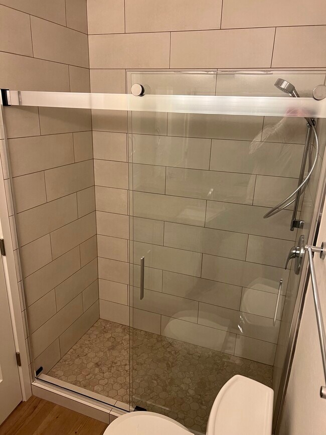 Building Photo - 2742 Oak Rd