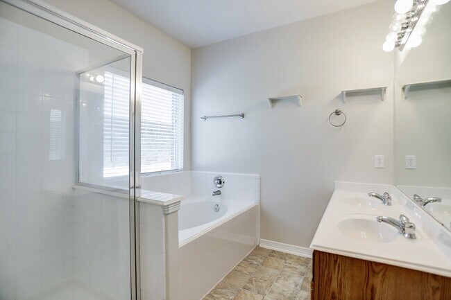 Building Photo - 2309 Perkins Crossing Dr
