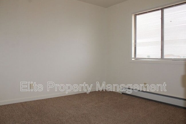 Building Photo - 212 W Palmer Lake Dr