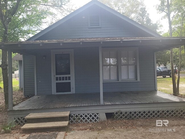 Building Photo - 503 S Cedar St