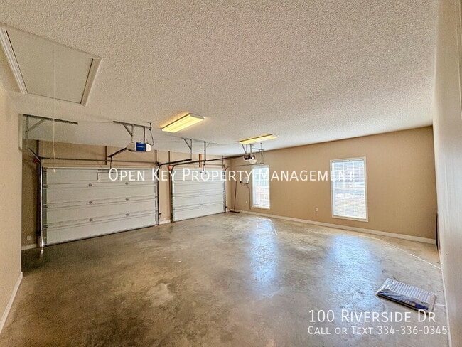 Building Photo - 100 Riverside Dr