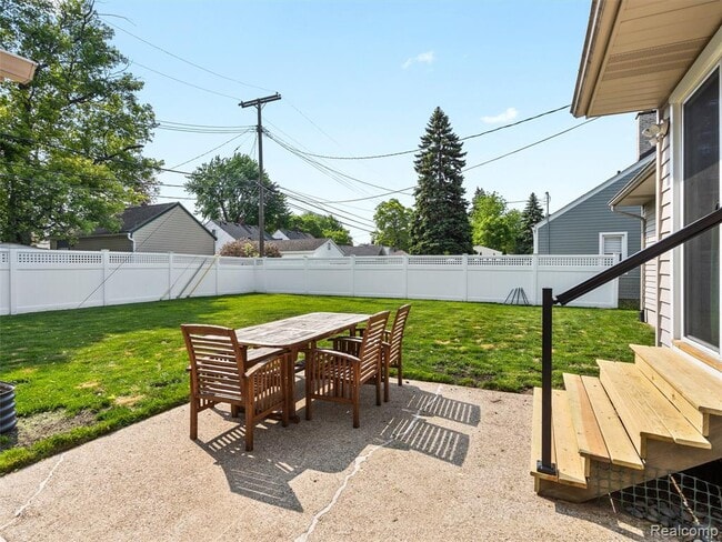 Building Photo - 1304 Grove Ave