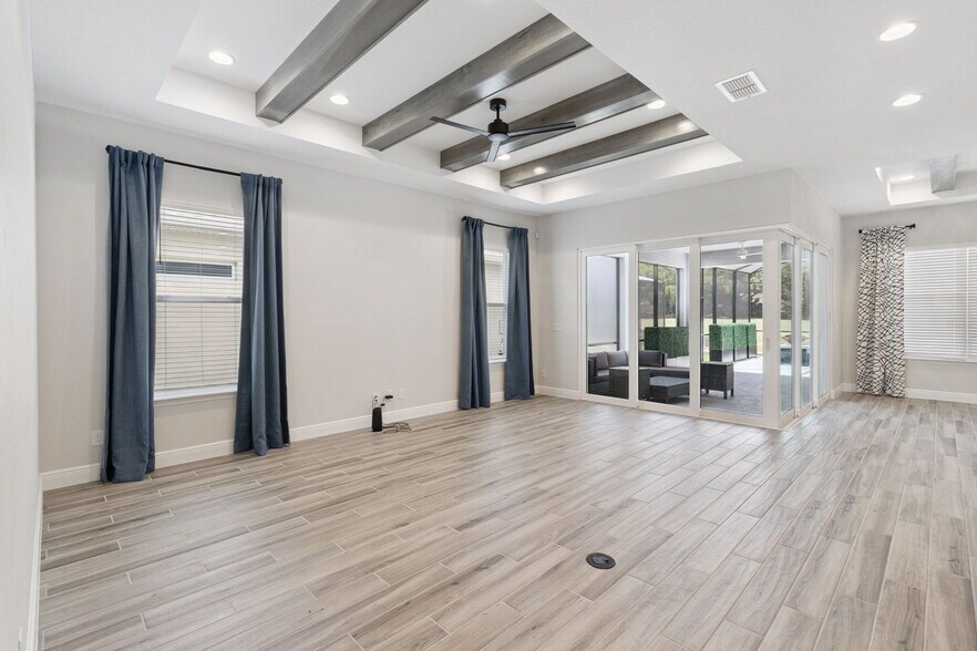 Building Photo - 7790 Four Seasons Blvd