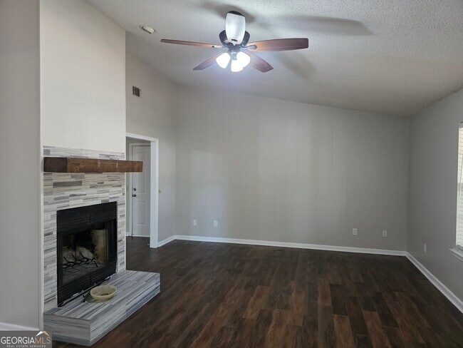 Building Photo - 622 Plantation Dr