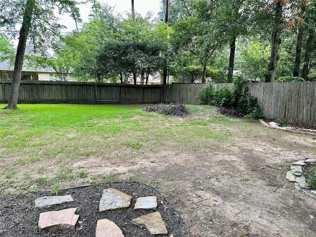 Building Photo - 239 Ridgewood Dr