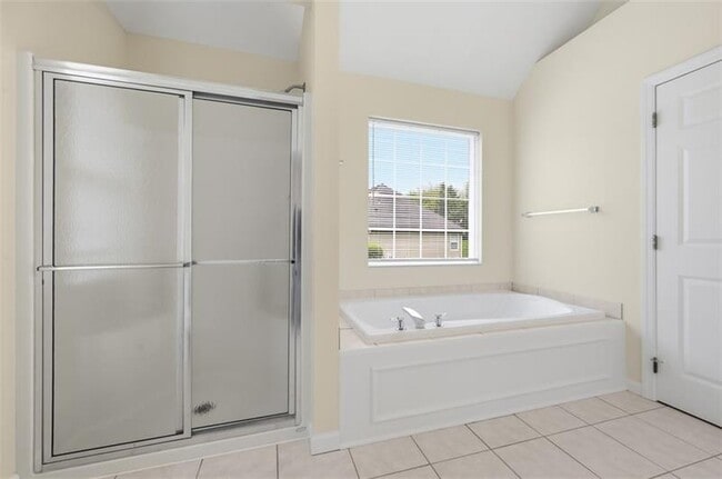 Building Photo - 223 Cottonwood Ln