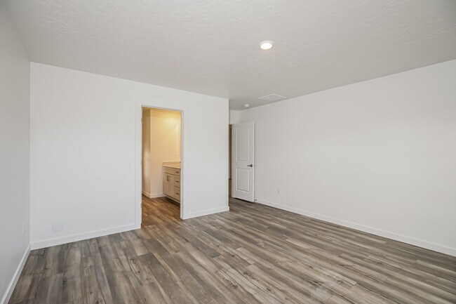 Building Photo - 15206 Nimbus Way