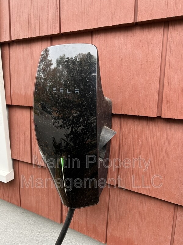 Building Photo - 27 Burlington Rd